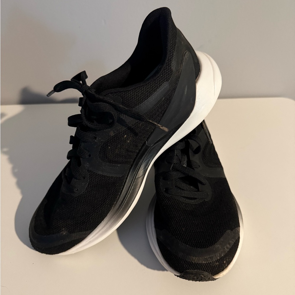 Lululemon bliss feel tennis shoes